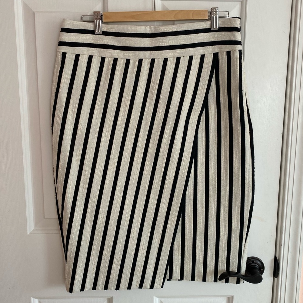 NWT - Ann Taylor Skirt